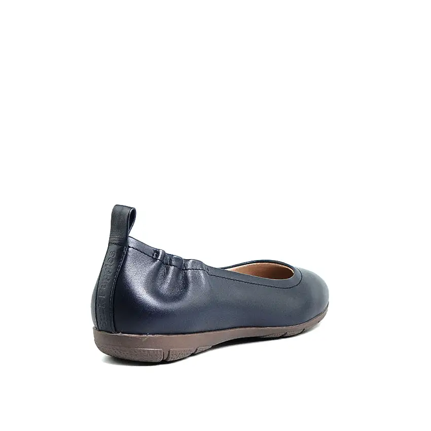 Essie Slip On Women's Shoes - Navy Leather