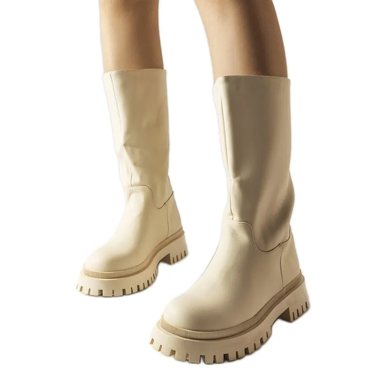 Hollie beige matte boots