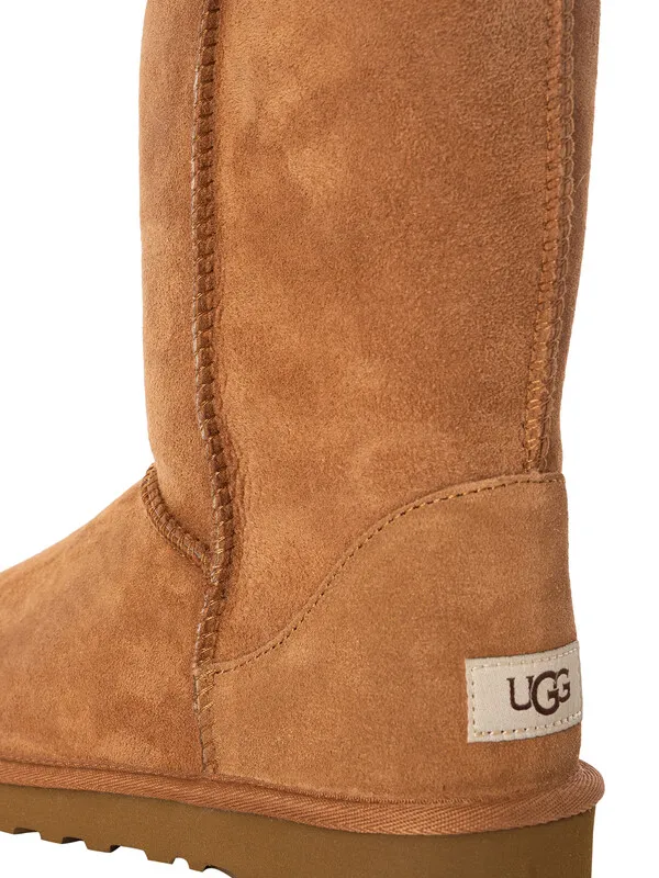 UGG Classic Short Boots - Chestnut