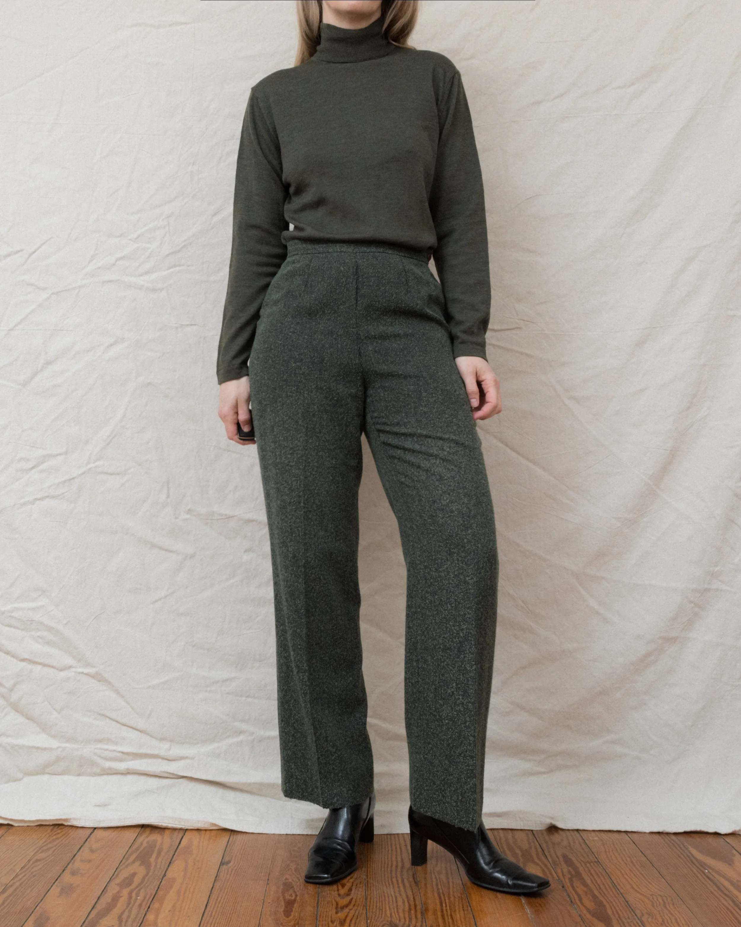 Vintage Olive Turtleneck Knit Sweater (S/M)